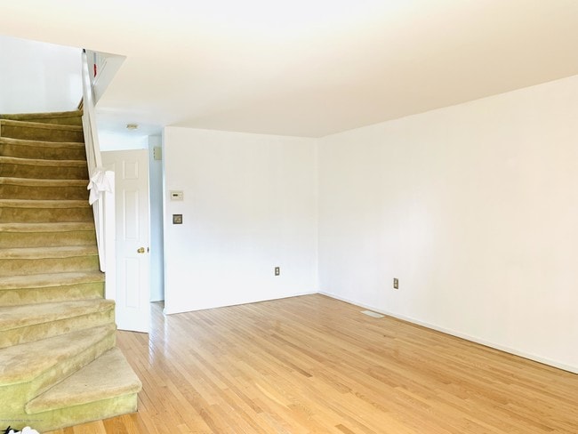 Building Photo - 46 Cuba Ave