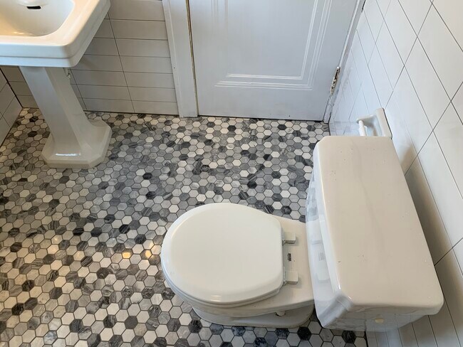 Foto del edificio - 2638 Fenwick Rd