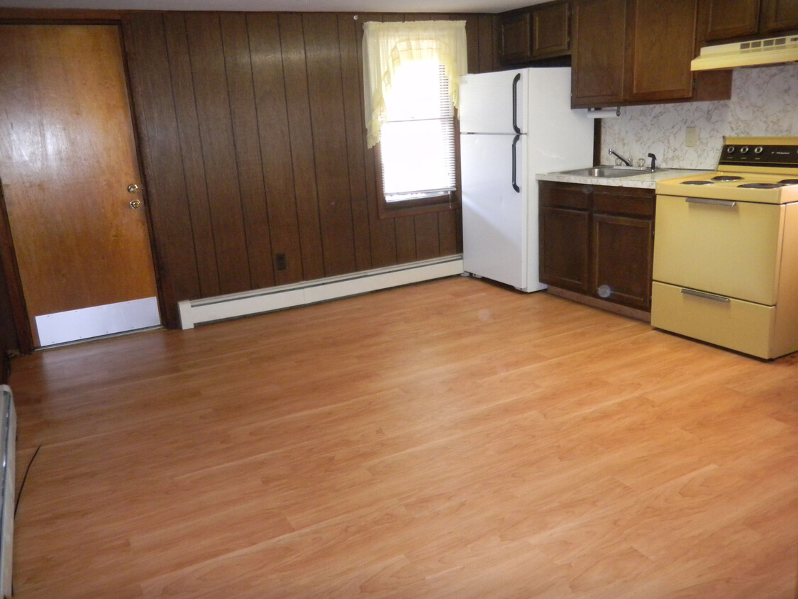 Kitchen - 67 Crystal St