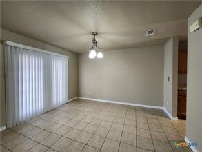 Building Photo - 21 Moss Rock Dr