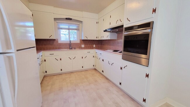 Building Photo - 1031-1033 Dale Avenue