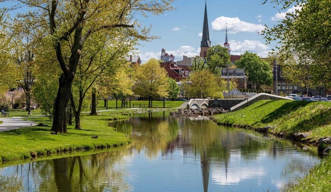 Building Photo - 1438 Wheyfield Dr