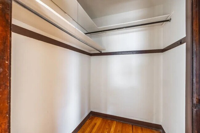 Foto del edificio - 3310 W Schubert Ave