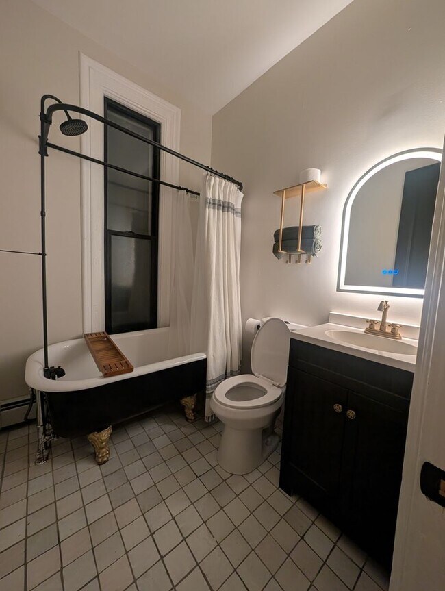 Foto del edificio - 244 Virginia St