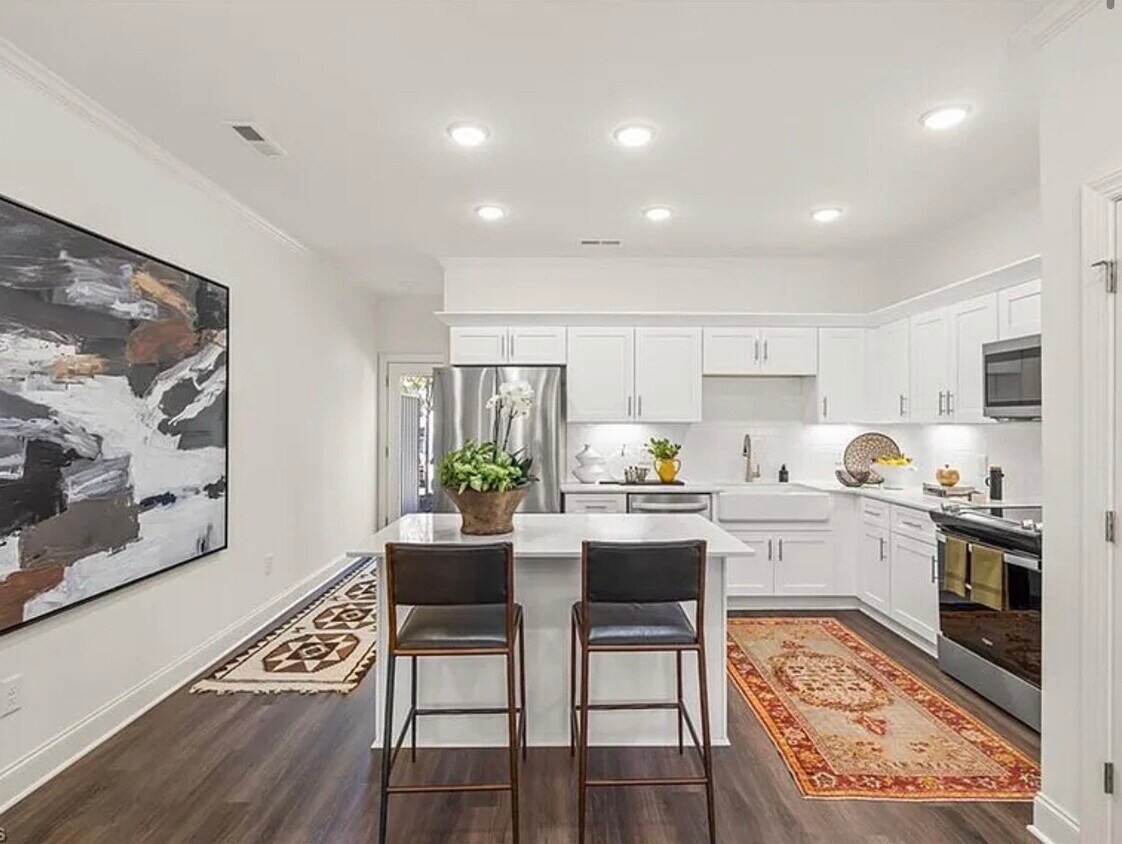 Building Photo - Rockspring East