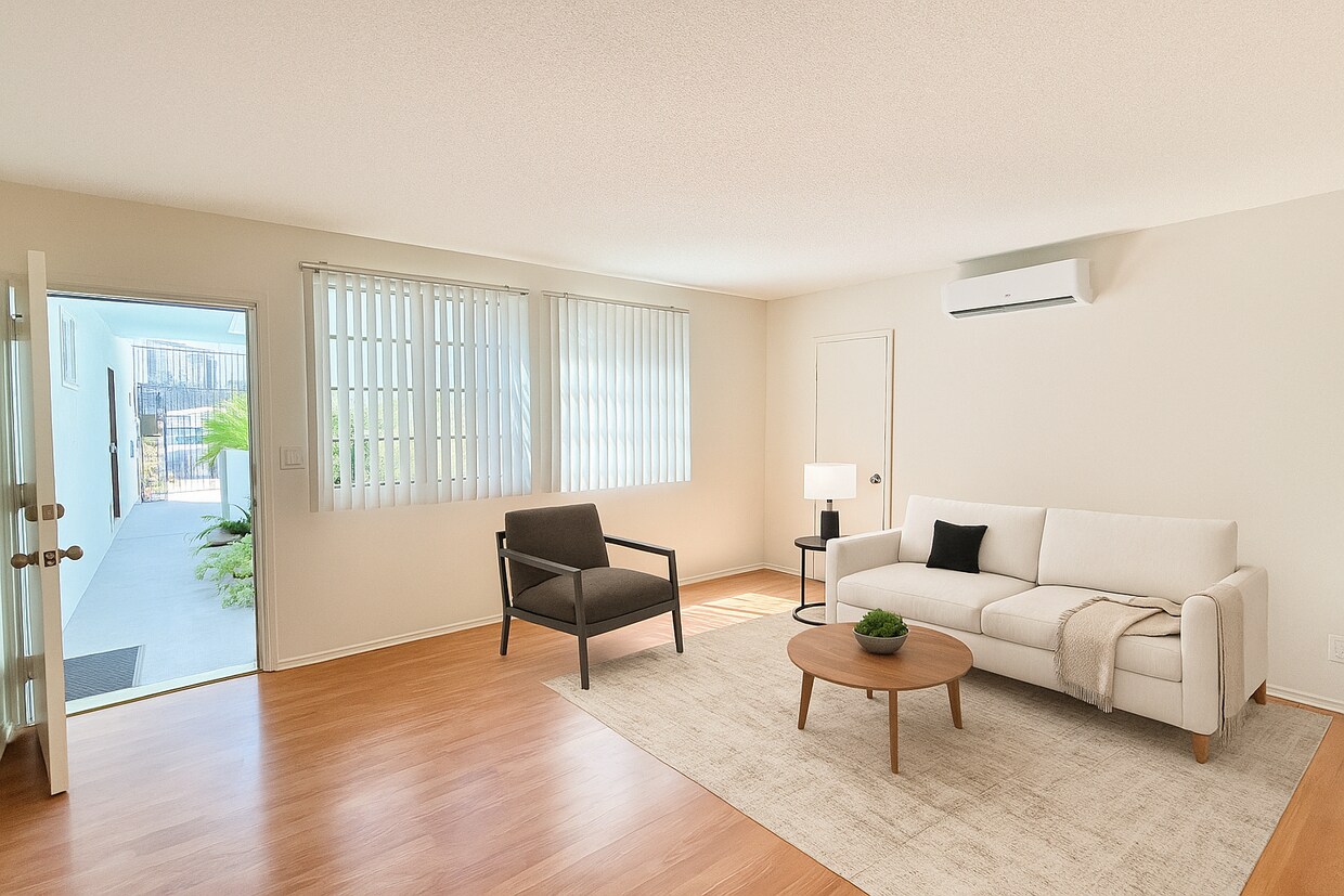 Foto principal - 1830 N La Brea Ave