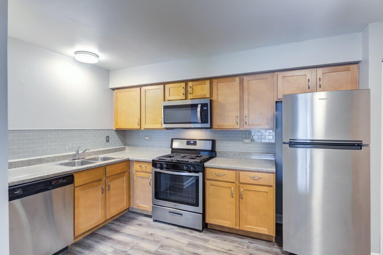 Foto principal - The Gates of Deer Grove Apartment Homes
