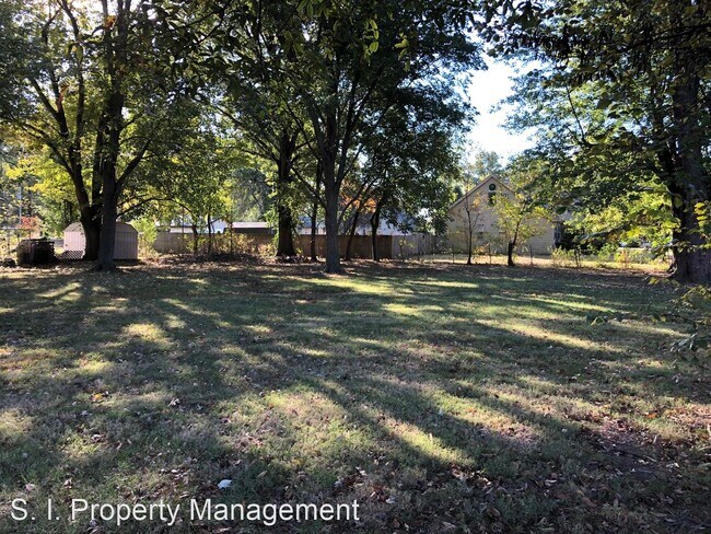 Foto del edificio - 3 br, 2 bath House - 700 E. Matthews