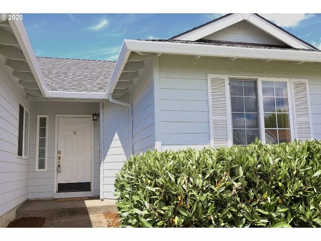 Building Photo - 12419 SW Anton Dr