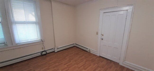 Building Photo - 514 S Aurora St