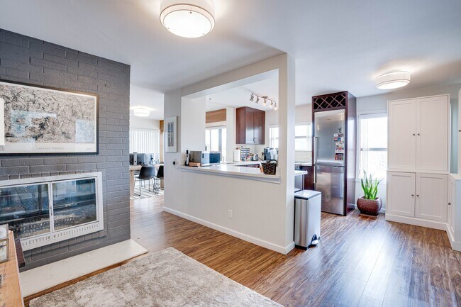 Foto del edificio - 2463 8th Ave N
