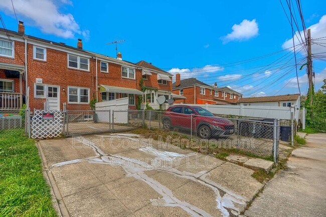 Building Photo - 2230 Coralthorn Rd