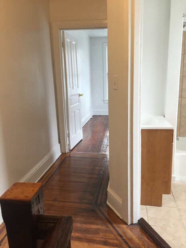 Foto del edificio - 5 Bedroom, 1 Bath, Parking-York City SD