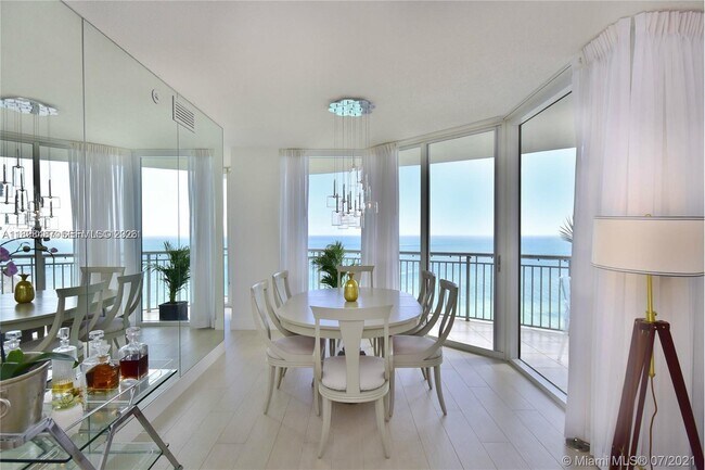 Foto del edificio - 17375 Collins Ave