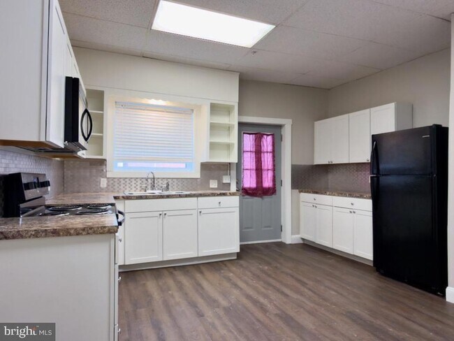 Foto del edificio - 100 S Front St