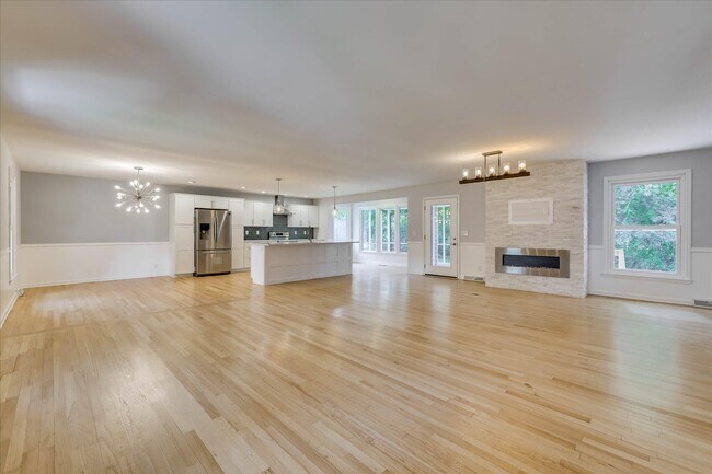 Foto del edificio - 2111 Huron Dr