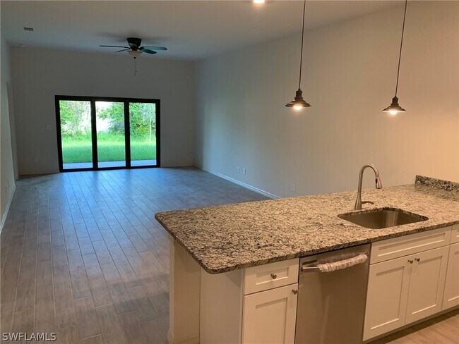 Foto del edificio - 3533 SW 8th Pl