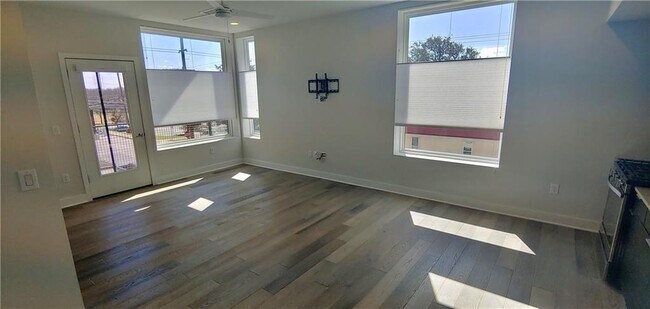 Foto del edificio - 1800 E 4th St