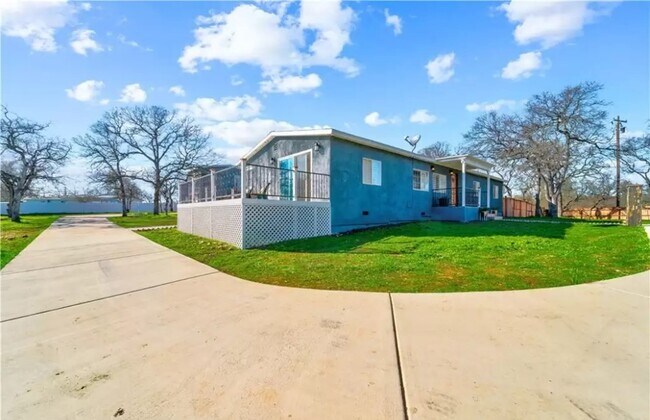 Building Photo - 221 Dack Way