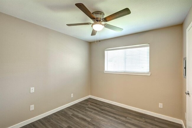Building Photo - 2508 Southmore Blvd