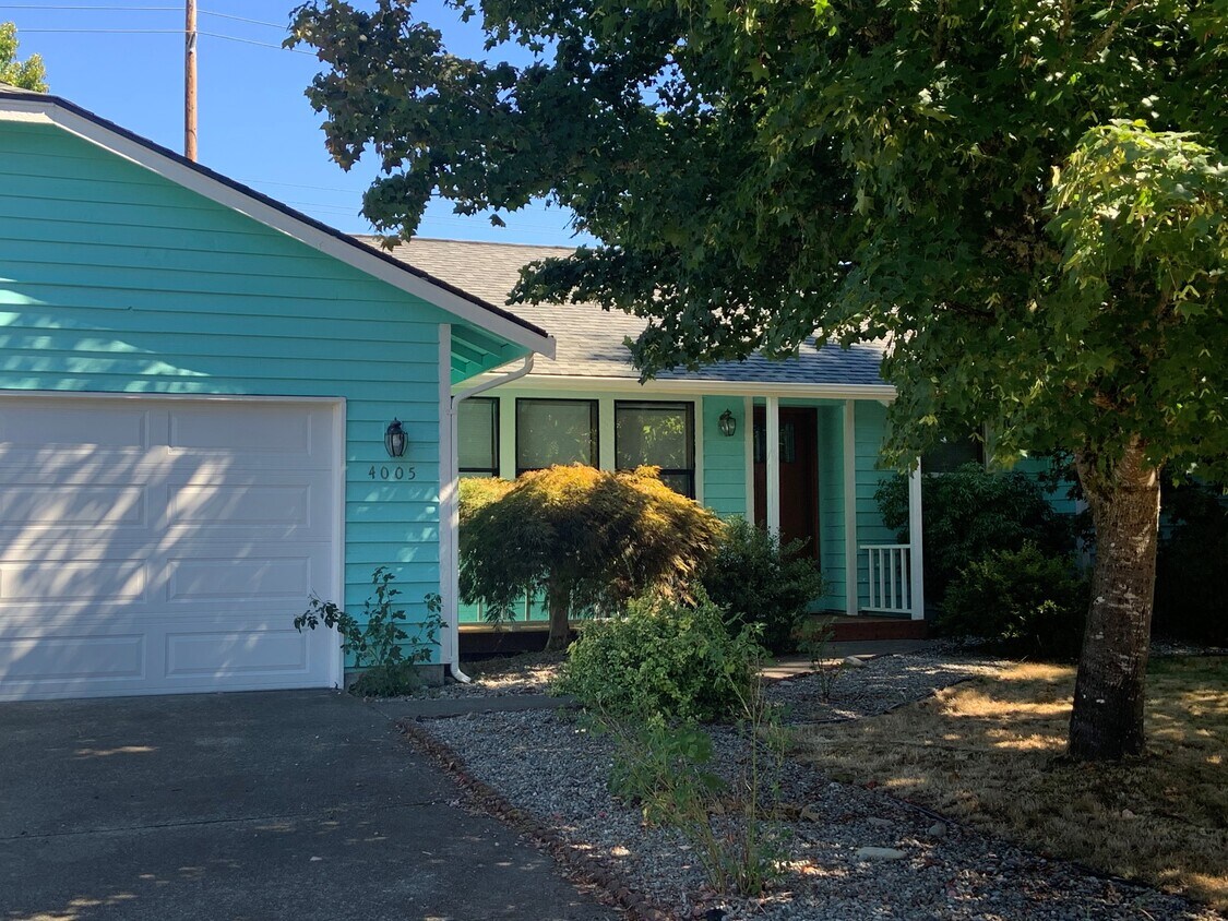 Primary Photo - 4005 Indian Summer Dr SE
