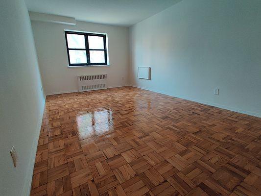 Building Photo - 2 bedroom in BRONX NY 10463