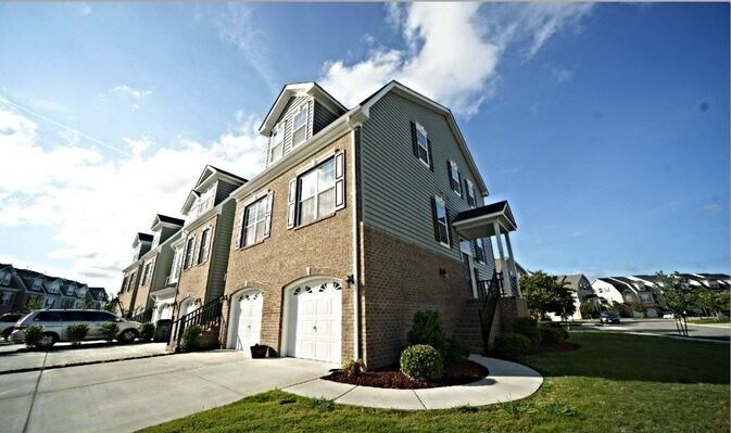 Foto principal - 956 Iron Bridge Dr