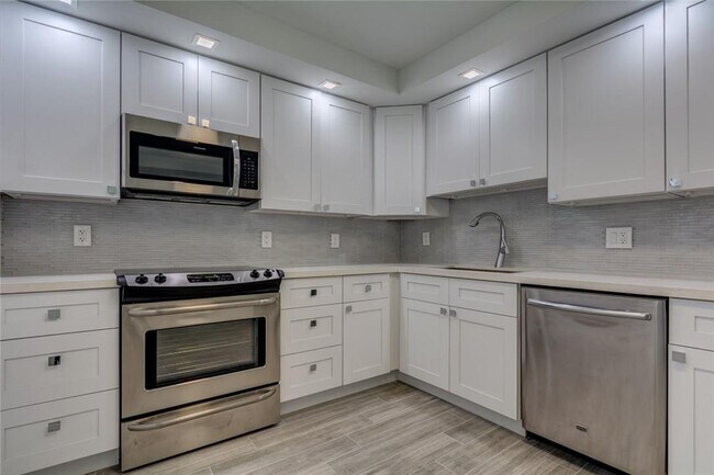 Foto del edificio - 625 Oaks Dr