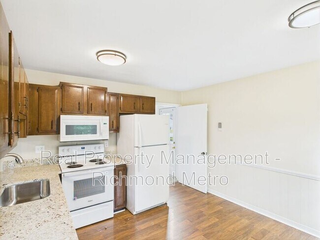 Building Photo - 6219 Dorius Dr