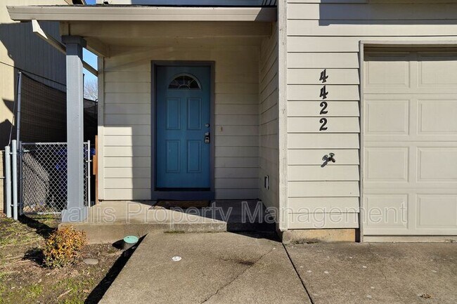 Foto del edificio - 4422 Remington Pl NE