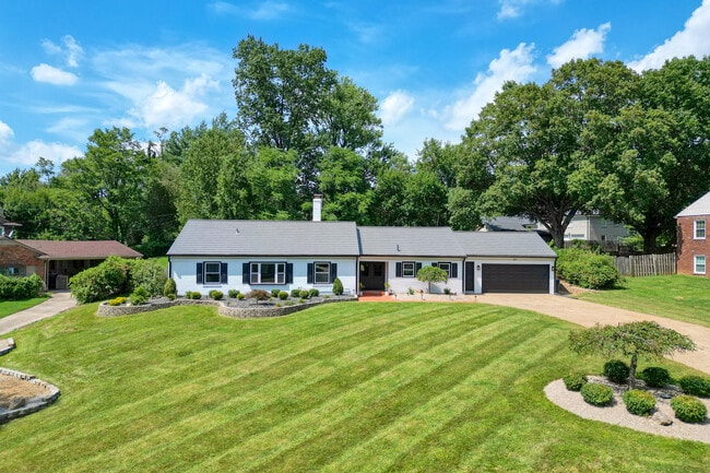 Photo - 607 Riverwood Pl House