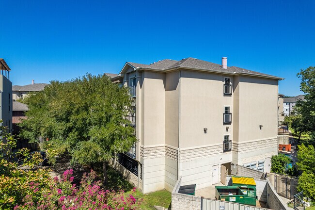Foto del edificio - Piazza Siena