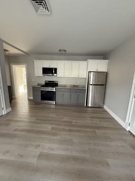 Building Photo - 72 Belmont St