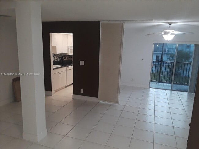 Foto del edificio - 7521 NW 16th St