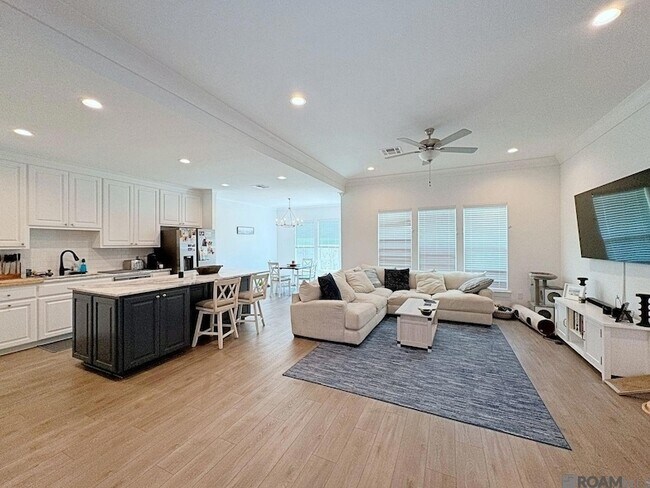 Foto del edificio - 9228 Southlawn Dr