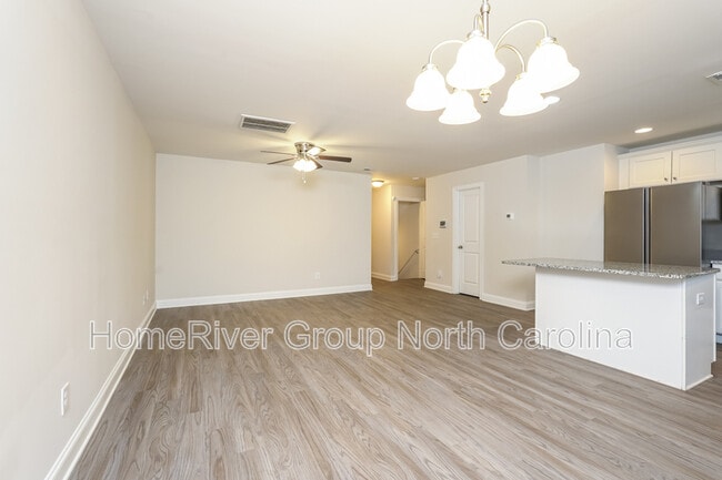 Building Photo - 210 Beaumont Cir