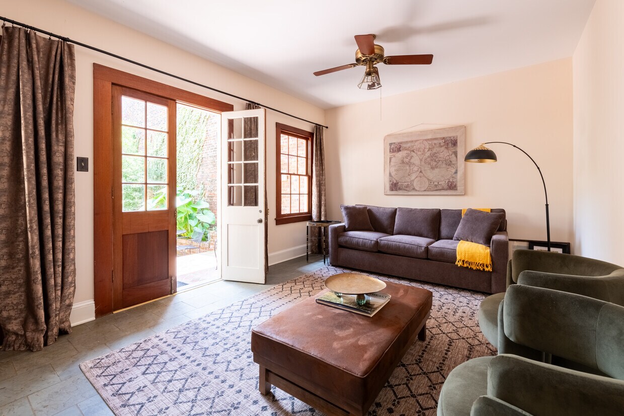 Foto principal - 1018 Bienville St