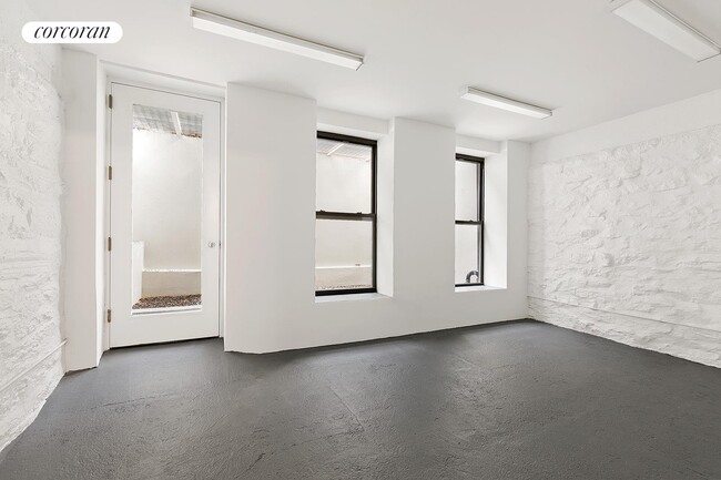 Building Photo - 46 Grand St