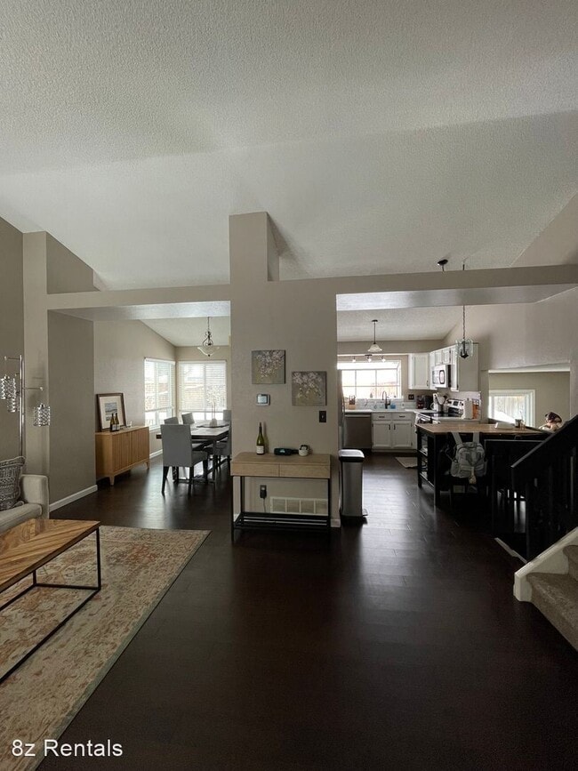 Building Photo - 4 br, 3.5 bath House - 1071 Thames St