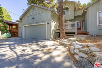 Building Photo - 1712 Woodland Dr