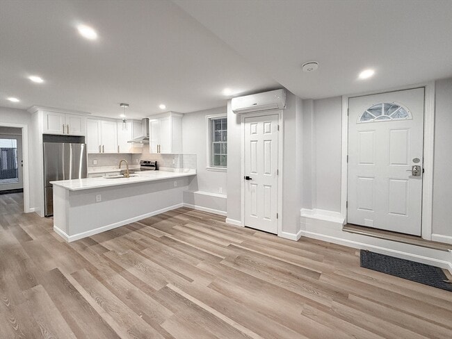 Building Photo - 29 Avon St