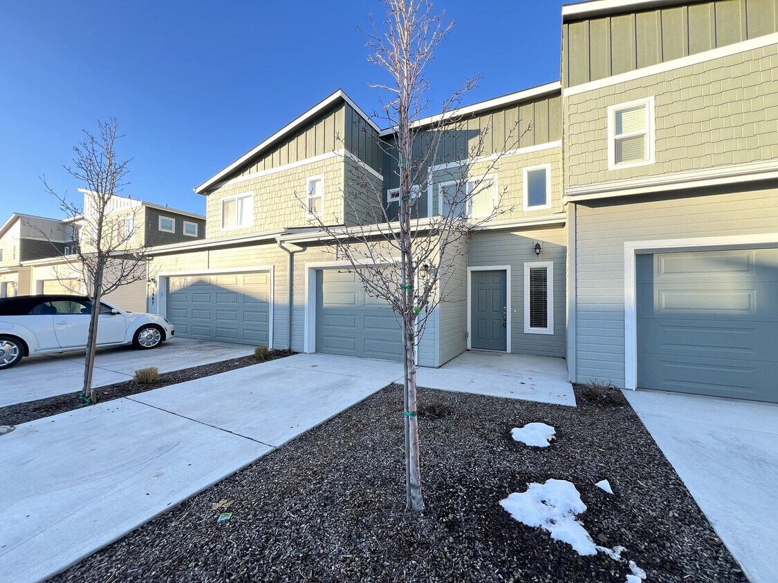 Primary Photo - 5661 E Bollo St