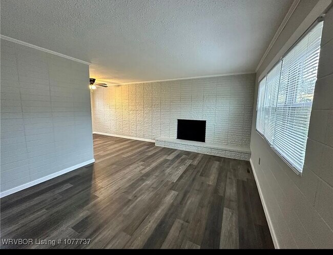 Foto del edificio - 3223 N Hwy 59