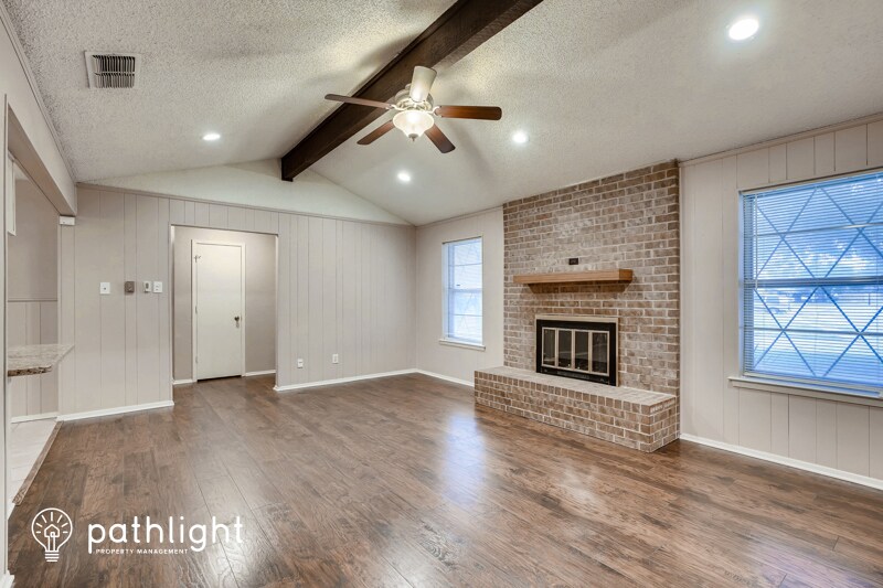 Primary Photo - 6596 Old Mill Cir