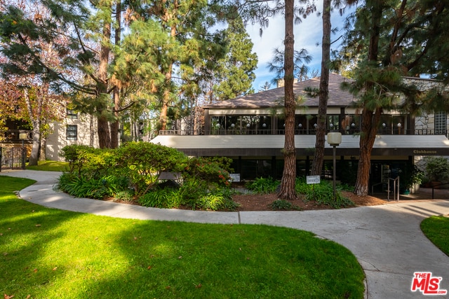 Clubhouse - 7742 Redlands St
