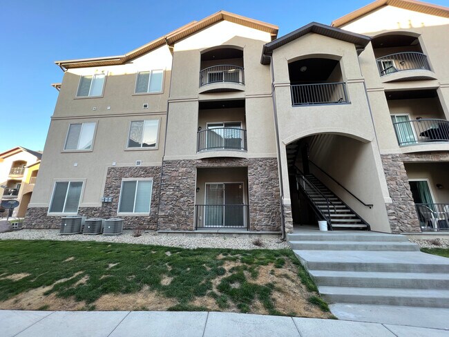 Building Photo - 344 S 740 W