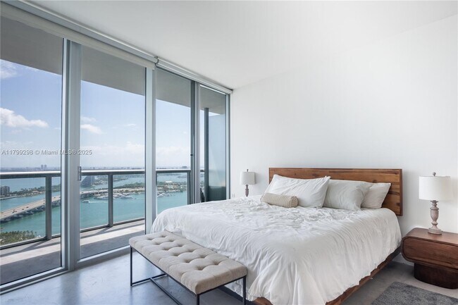 Foto del edificio - 888 Biscayne Blvd