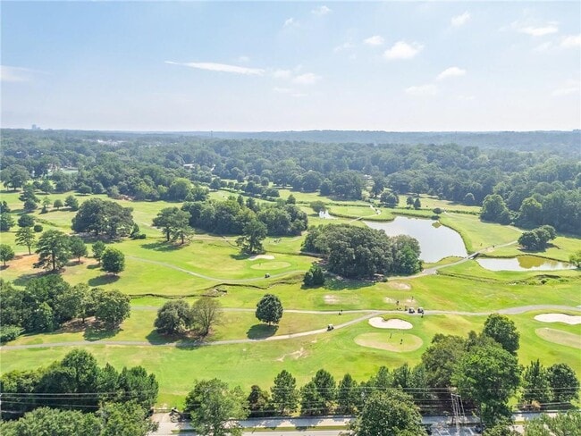 Foto del edificio - 235 Hillside Dr NW