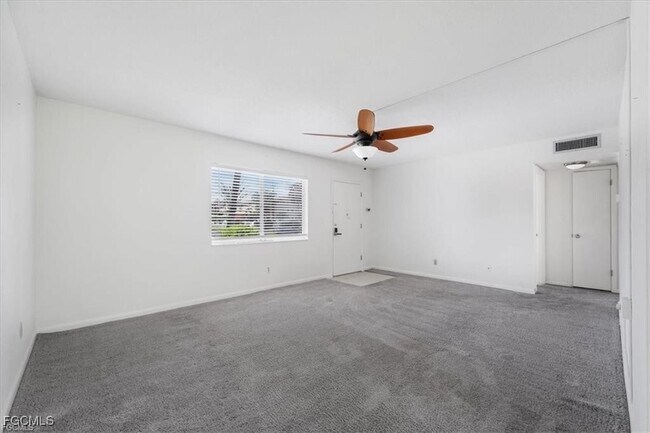 Foto del edificio - 339 Joel Blvd