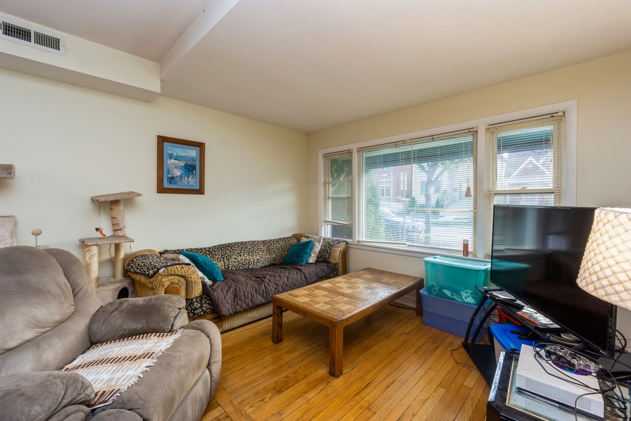 Foto principal - 4115 N Odell Ave